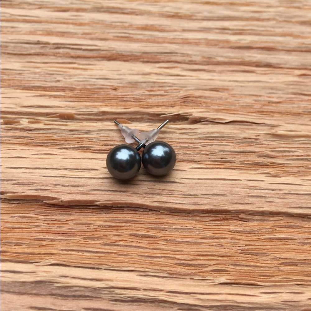 Charcoal Grey Pearl Earring Set